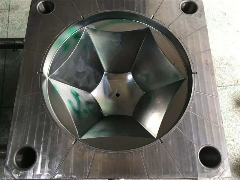 Lens connector precision plastic mold connector