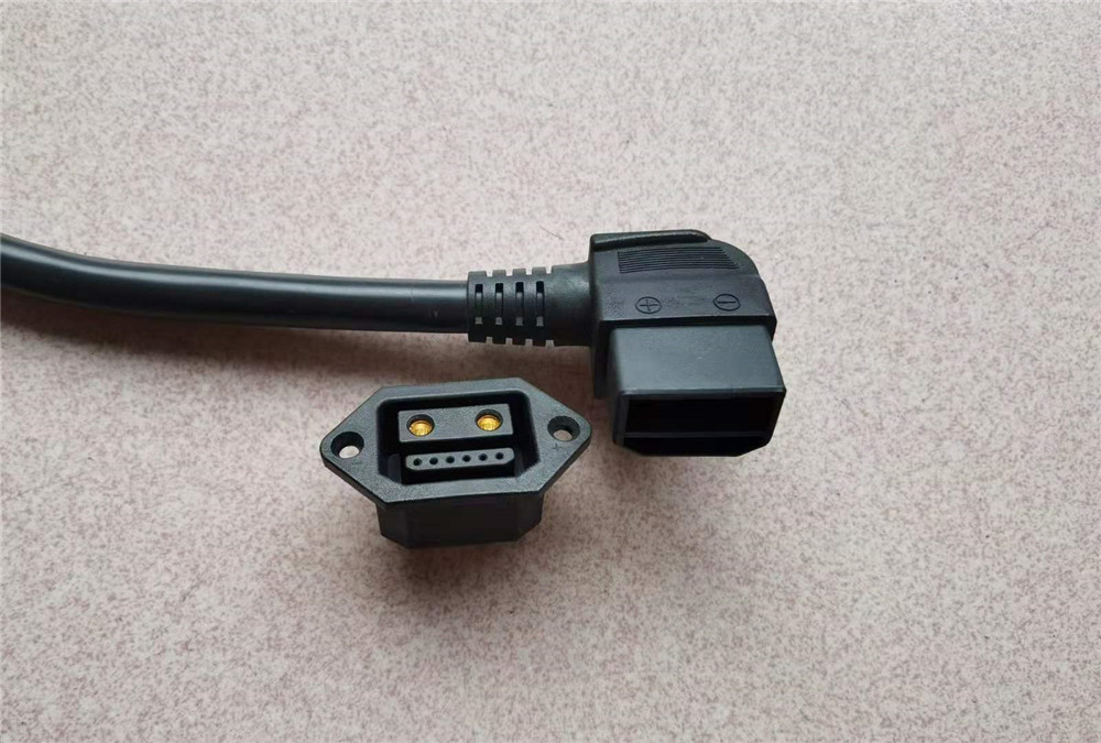 Battery pack 2+6 connector waterproof 50A cable assembly