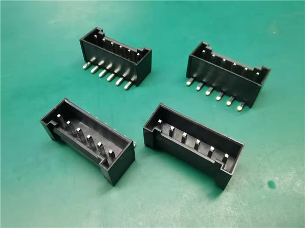 3.98 pH Molex wire to board vertical connector