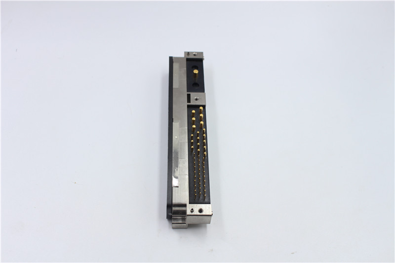 Energy container power signal hybrid connector