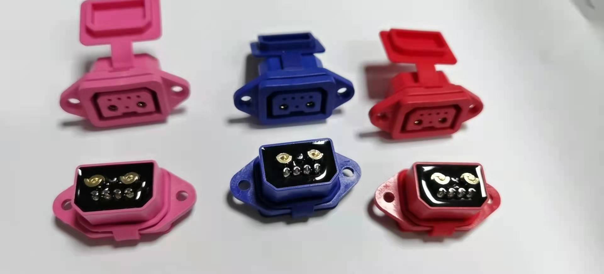 Battery Energy storage 2+4 connector