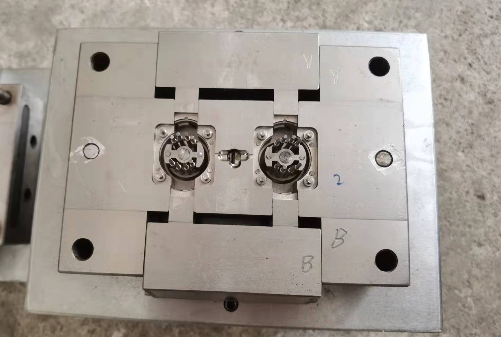 Medical control cable industrial customized connector mold
