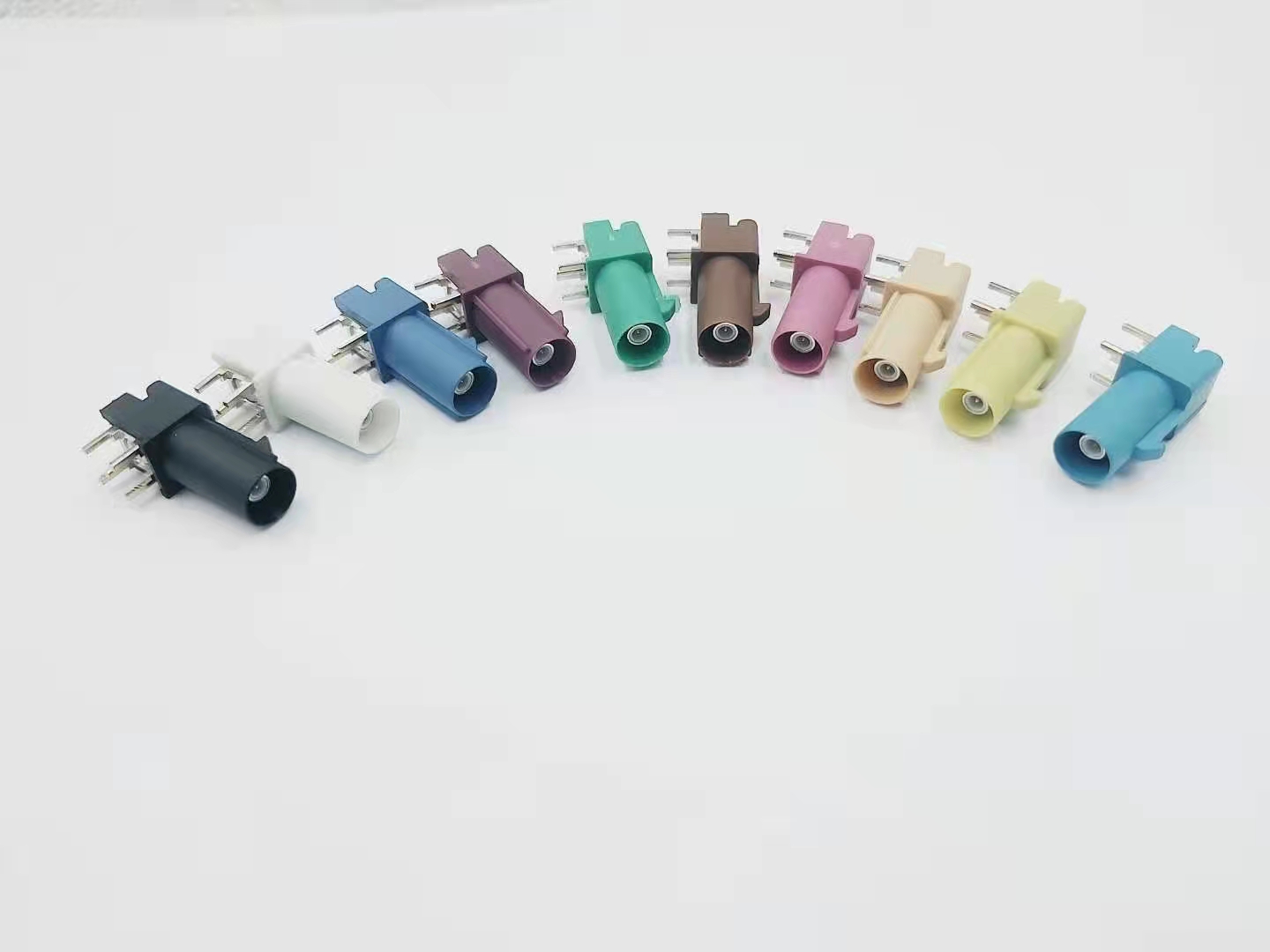 RF up to 6 GHz Fakra connector broadcast antenna GPS cellular Bluetooth keyless