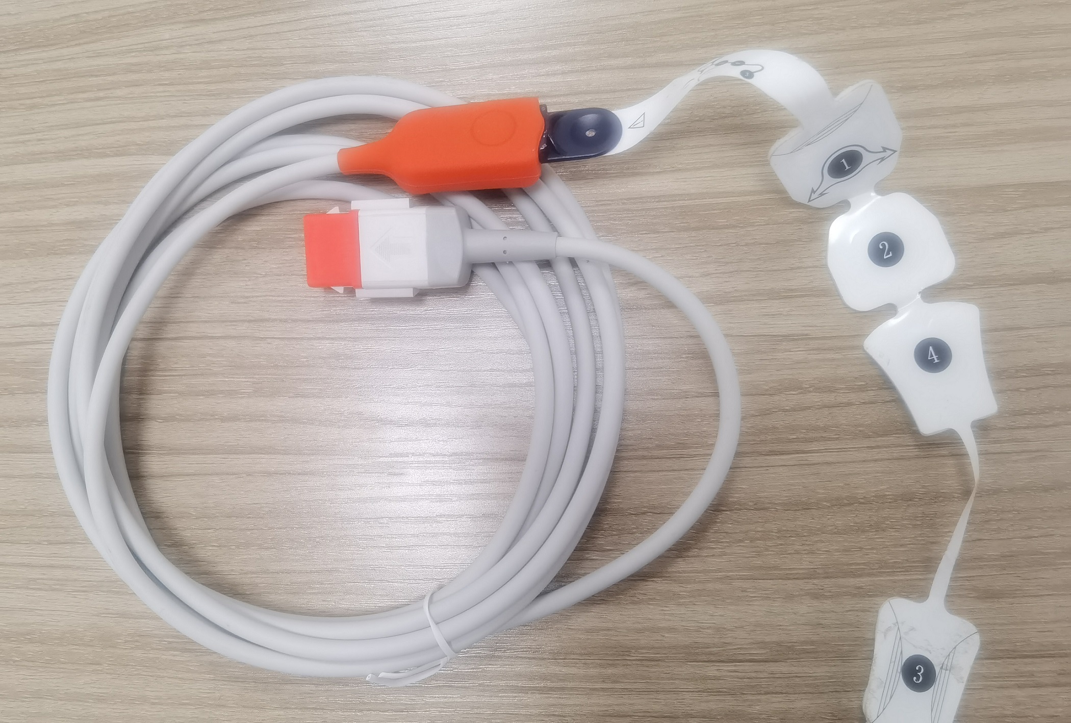 Medical lead wire conductive dual frequency anesthesia degree detection wire