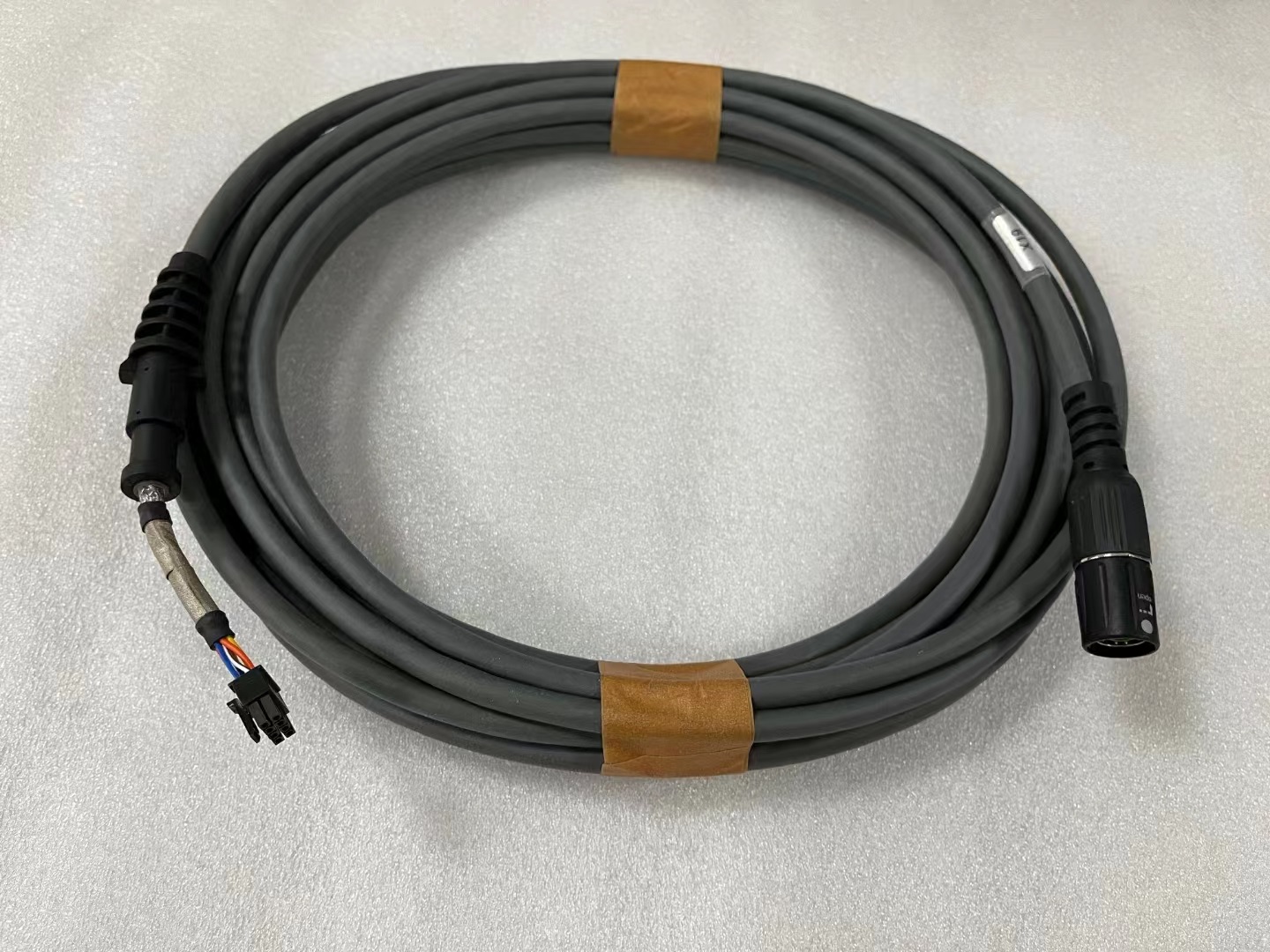 Robot data signal transmission wire and cable