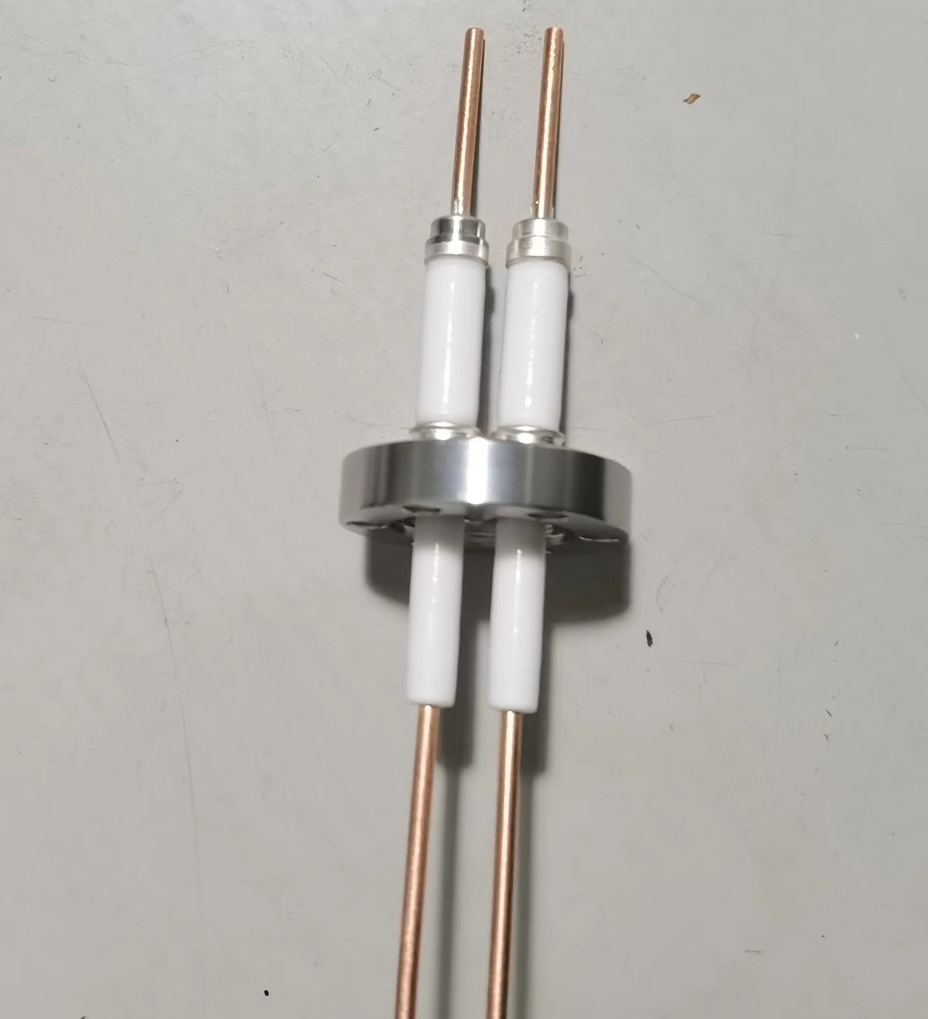Glass sintered connector general electric high voltage air tight connector